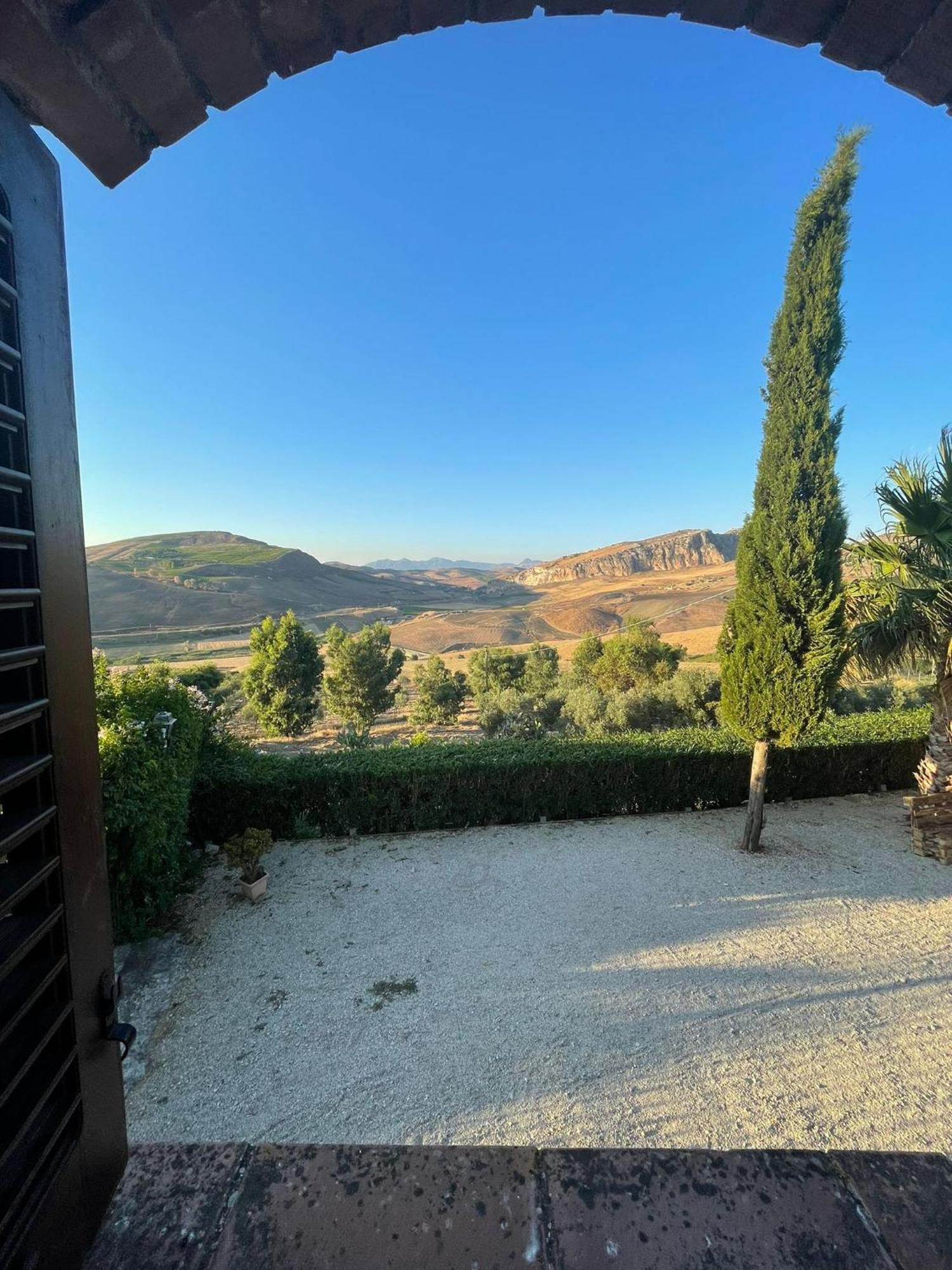 Ponte Calatrasi Agriturismo Roccamena Esterno foto